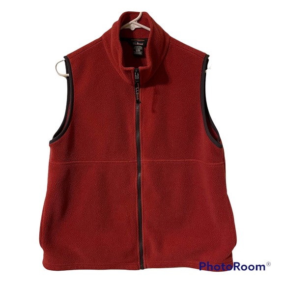 L.L. Bean Jackets & Blazers - L.L. Bean women's red fleece vest with pockets - medium regular